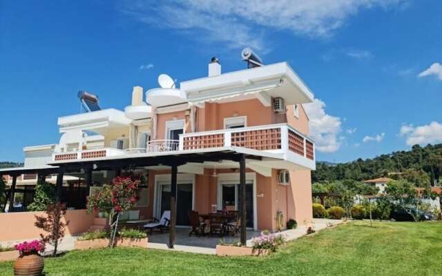 Stunning Beachfront Villa for Rent