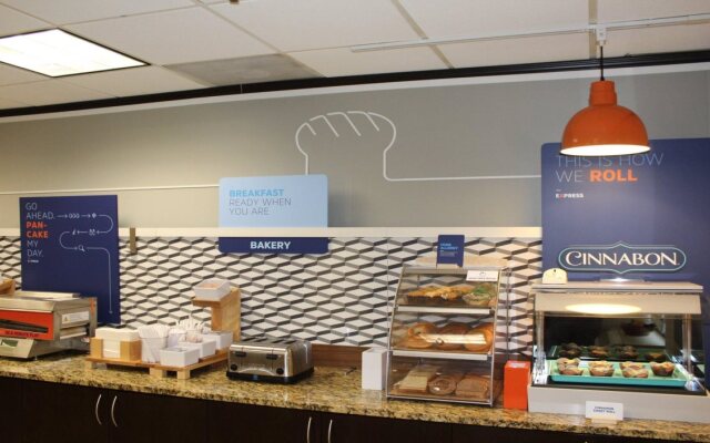 Holiday Inn Express Forsyth by IHG