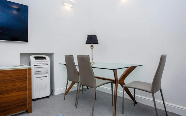 Cozy 1 Bedroom Apartment near Harrods, Knightsbridge