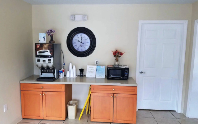 Quality Inn Saint Petersburg North-Tampa Bay