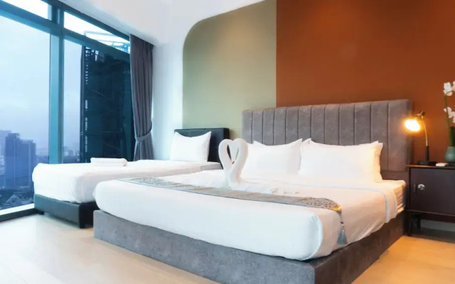 Moonway Luxury Suites At Eaton Residence