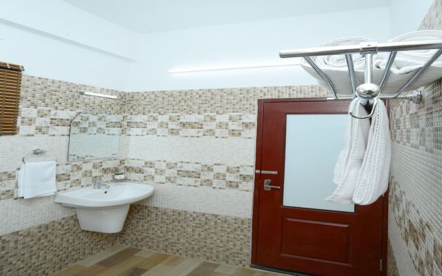 OYO 12759 Hotel Lumino