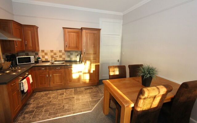Commonhall Apartments, City Views