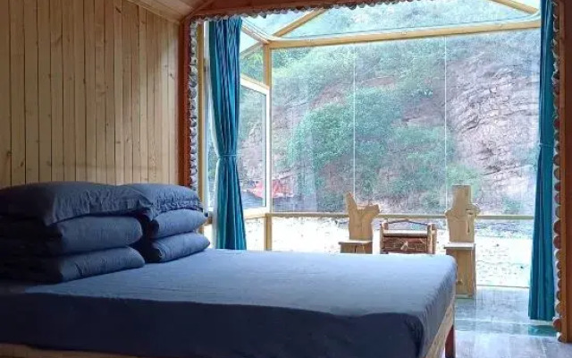 Beijing Wood Banren Art Manor