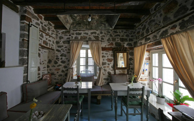 Mastoris Mansion