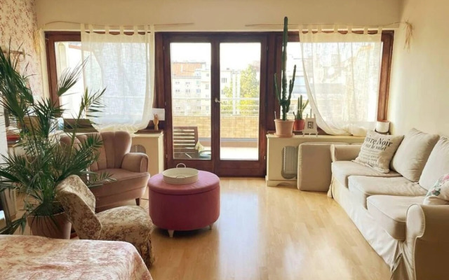 Vienna Christmas Market Rooftop Dollhouse 4 Couple