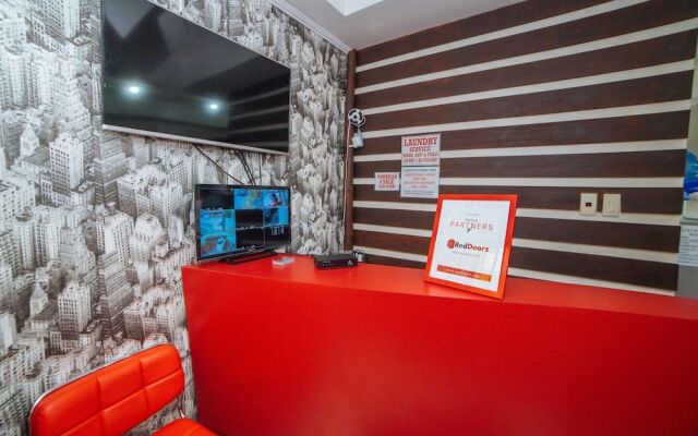 RedDoorz near McArthur Highway