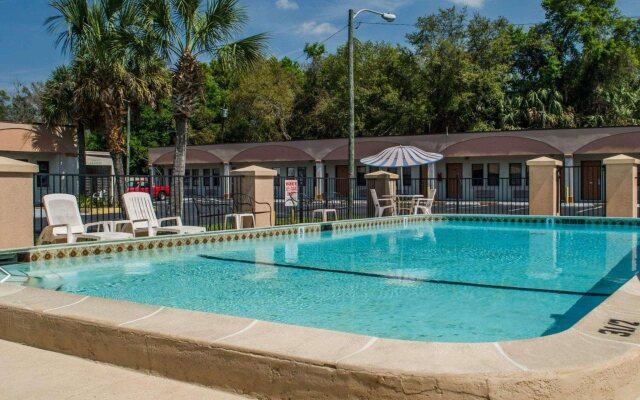 Econo Lodge Crystal River