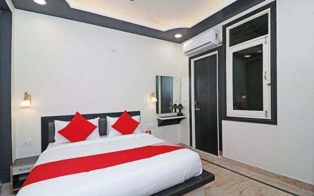 OYO 29423 03 Townhouse Inn