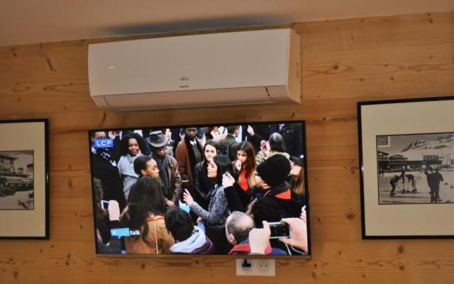 Chalet la Cachette Cyclists Skiers