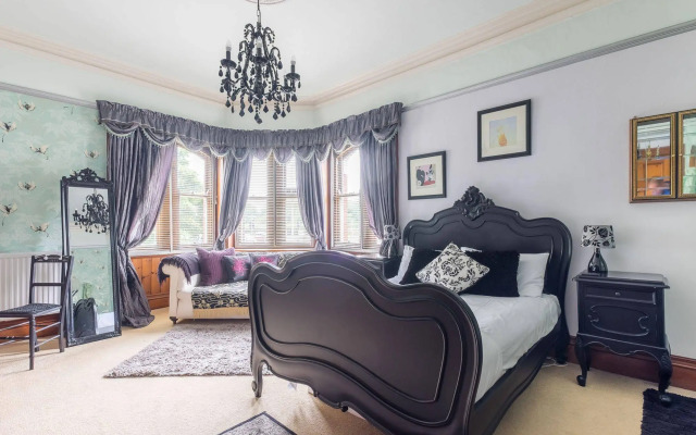 Woodside Villa Whitby