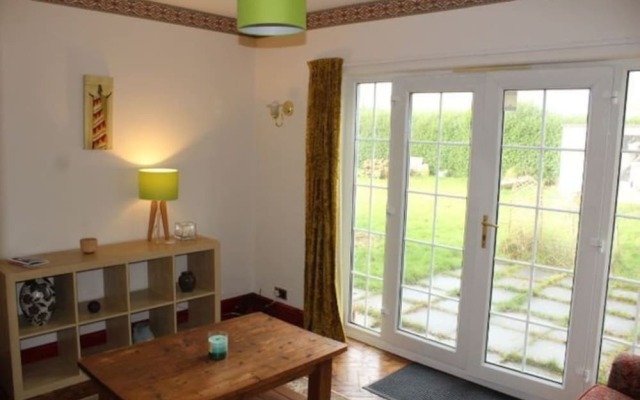 Cosy, Self-contained 1-bedroom Flat Near Nantwich