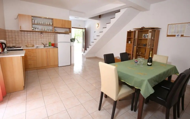 Neda - Perfect Location & Free Parking - A3
