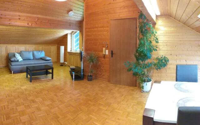 2-Zimmer DG-Apartment mit eigener Sauna