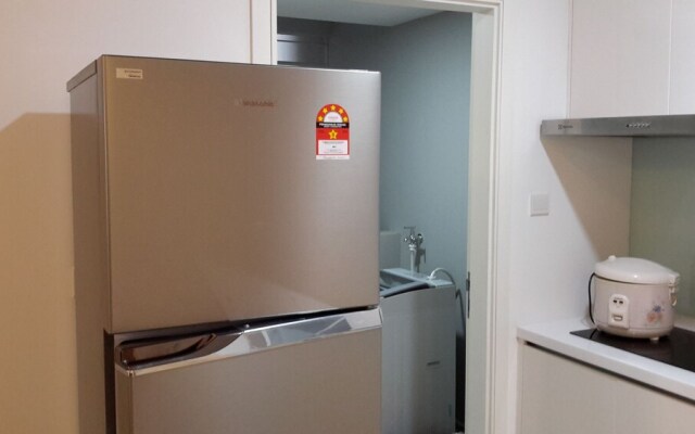 Happy Home At Teega Residence