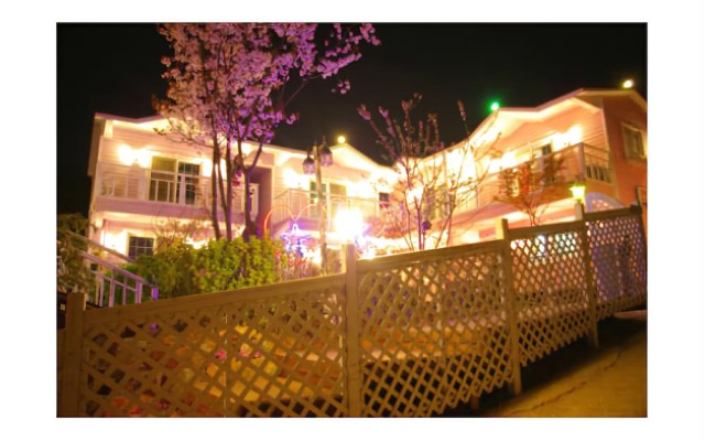 Hwaseong Happy House Prince Pension
