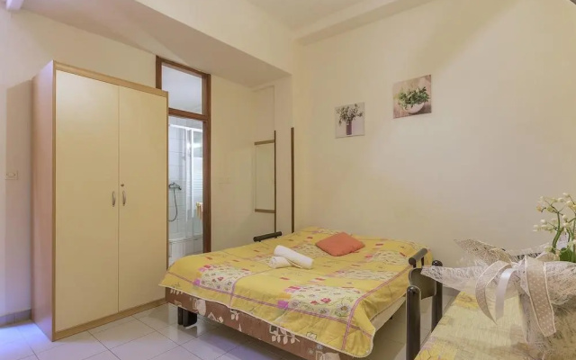 Pleasant Oriana Apartment near Sea