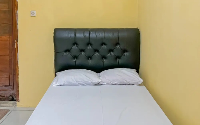 Penginapan Diar near Pantai Santolo