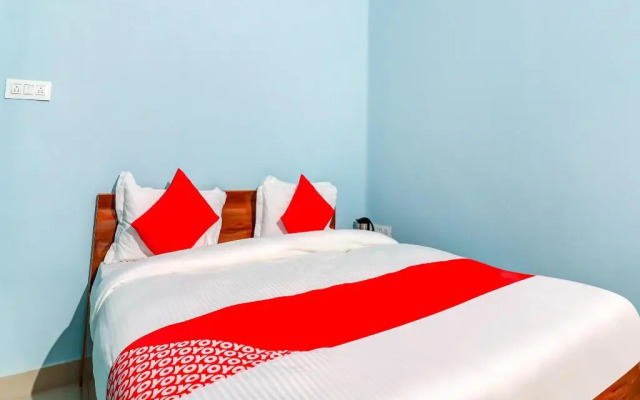 OYO Flagship 80502 Hotel Triveni