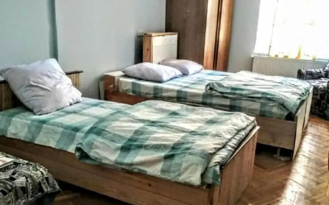 Vareron Hostel