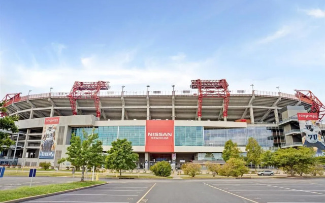 Howard Johnson Downtown Opryland