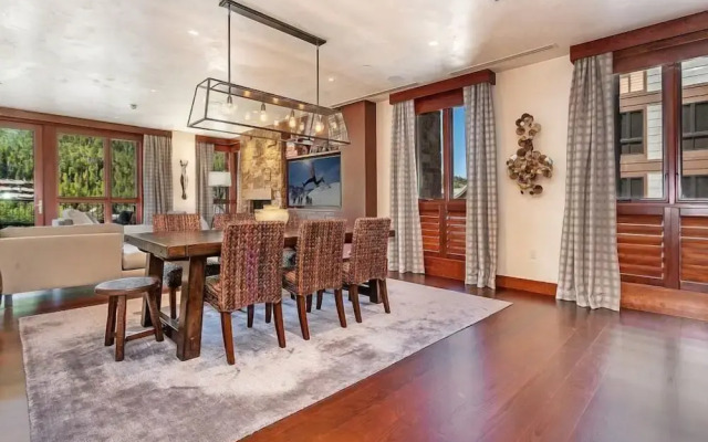 Platinum Vail Solaris 4 Bedroom Vacation Rental Set at the Base of the Mountain Just Steps From the Gondola