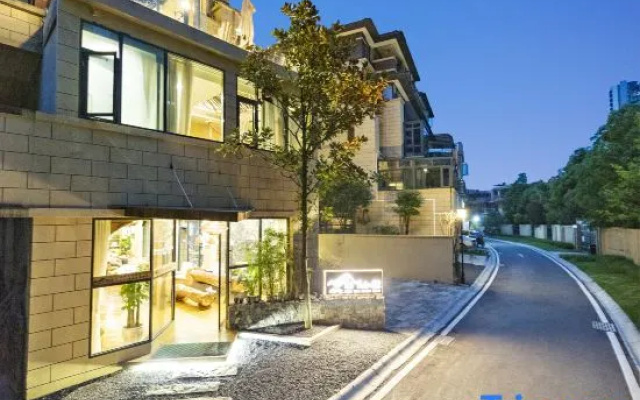 Shexia Xiaozhu Homestay (Zunyi Poly Future City Branch)