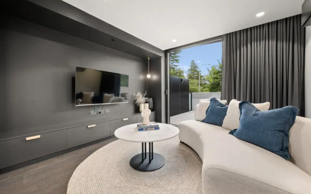 Braddon Studio With Communal BBQ