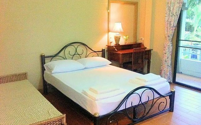 Bungalow Khun Pa (บังกะโลคุณป้า)