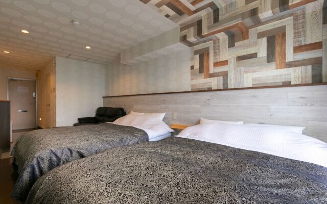 R Hotel