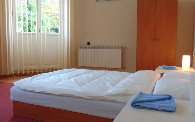 B Movie Guest Rooms