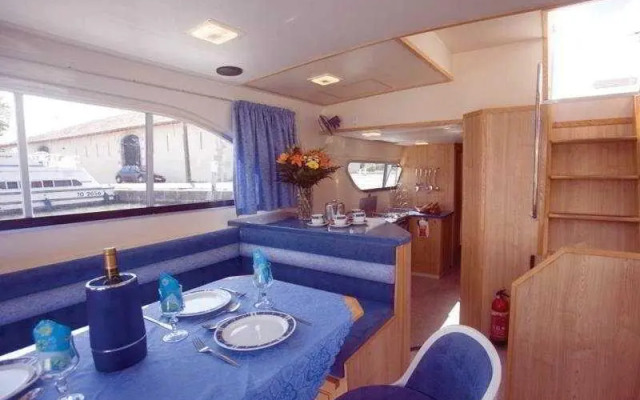 Le Boat Benson