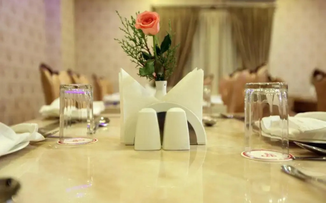 Premier Suites Business Hotel