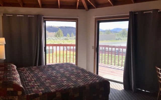 Smith Rock Resort