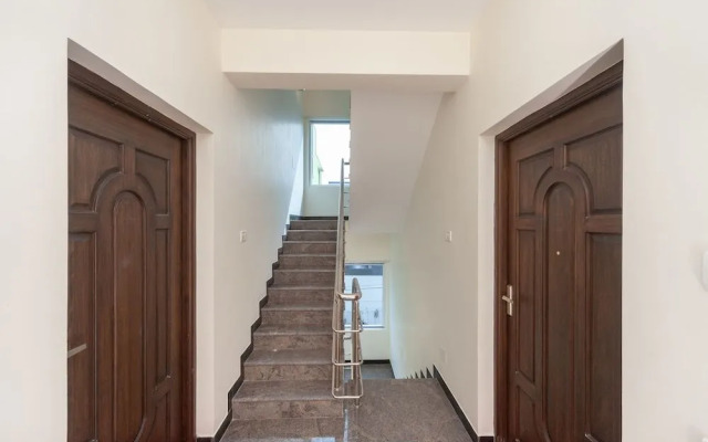 OYO 24641 Tulip Residence