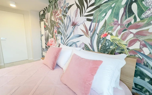 Seafront Modern Farmont Flamingo Suite