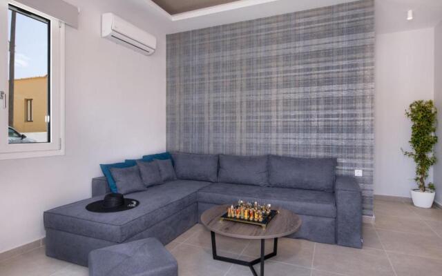 Luxury Villa Eva-Mari with jacuzzi, 50m from the beach
