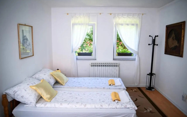 Lalić rooms