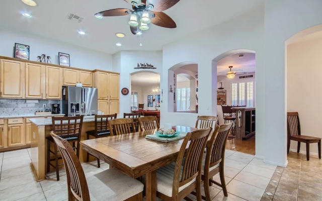 Heated Pool, Gas Grill & Yard: Phoenix Retreat!