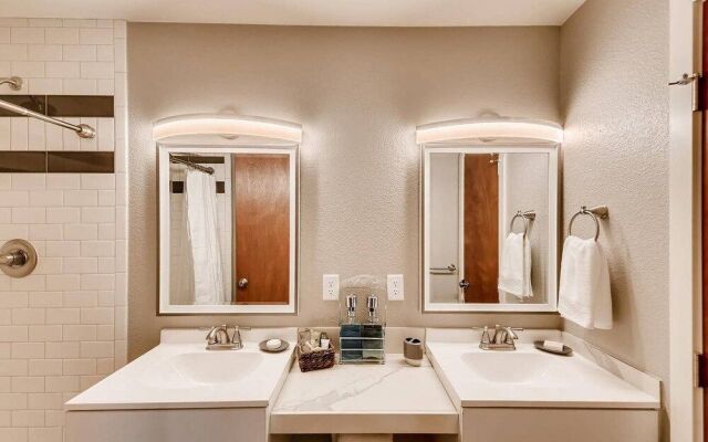 Discovery Park House