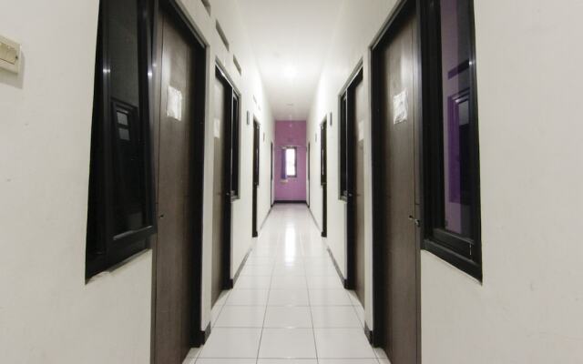 SPOT ON 1795 Ungu Residence Syariah