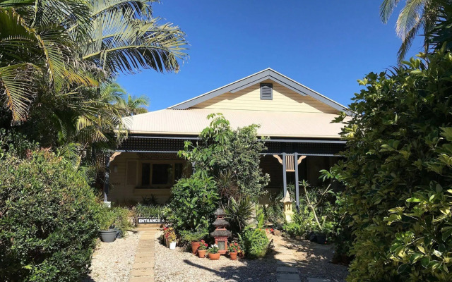 Tallow Beach Motel