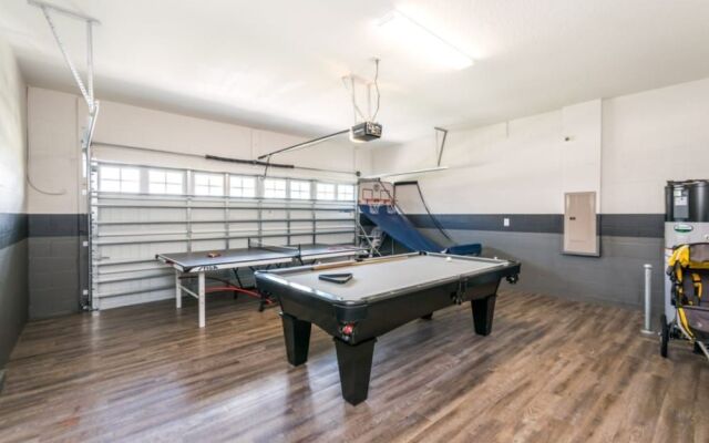 Furnished 8 Bed 5 Bath Villa