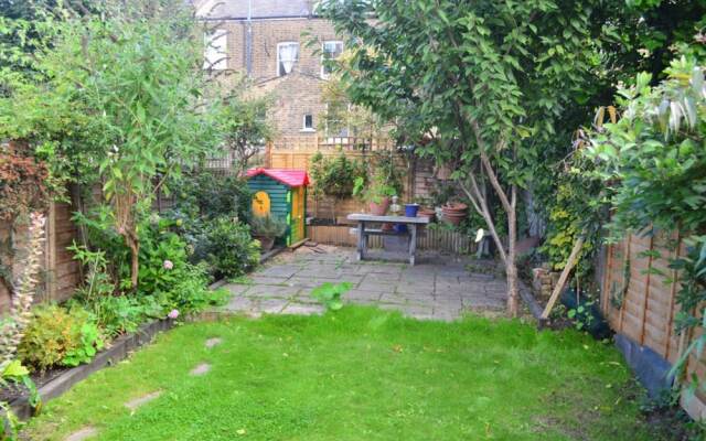 2 Bedroom Home in Stoke Newington