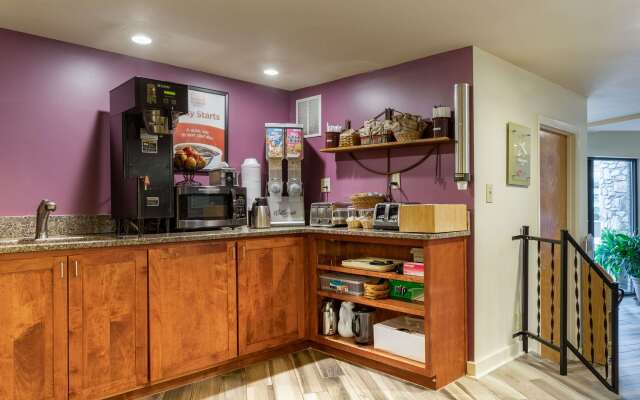 Econo Lodge Cherokee Near River Park