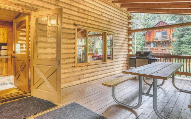 Cedarwood Lodge