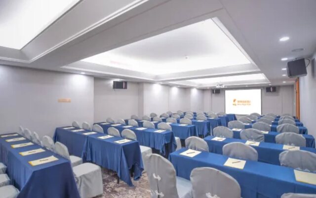 Huanying Living Hotel - Dongguan