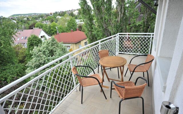 Hillside Premium Apartments