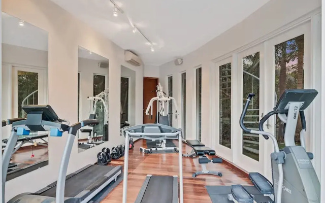 Luxurious 8-bedroom Dreamy Villa