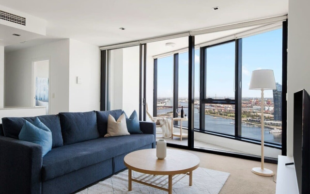 A 2BR Apt With Amazing Harbor Views, Free Parking – Guest Rooms – Melbourne